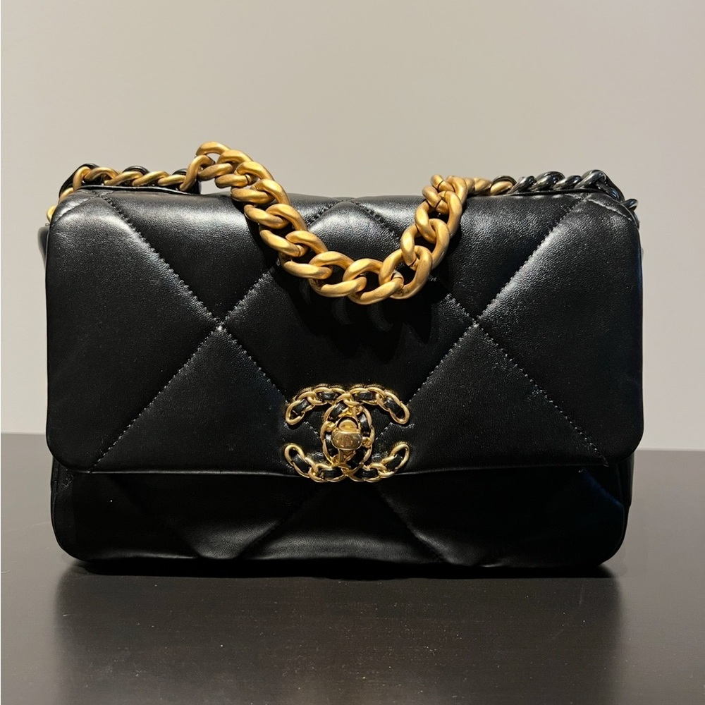 Chanel 19 Black Quilted Leather Bag (LIKE NEW)
